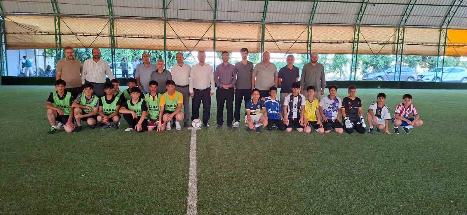 kahta-da-kur-an-kurslari-futbol-turnuvasi-basladi