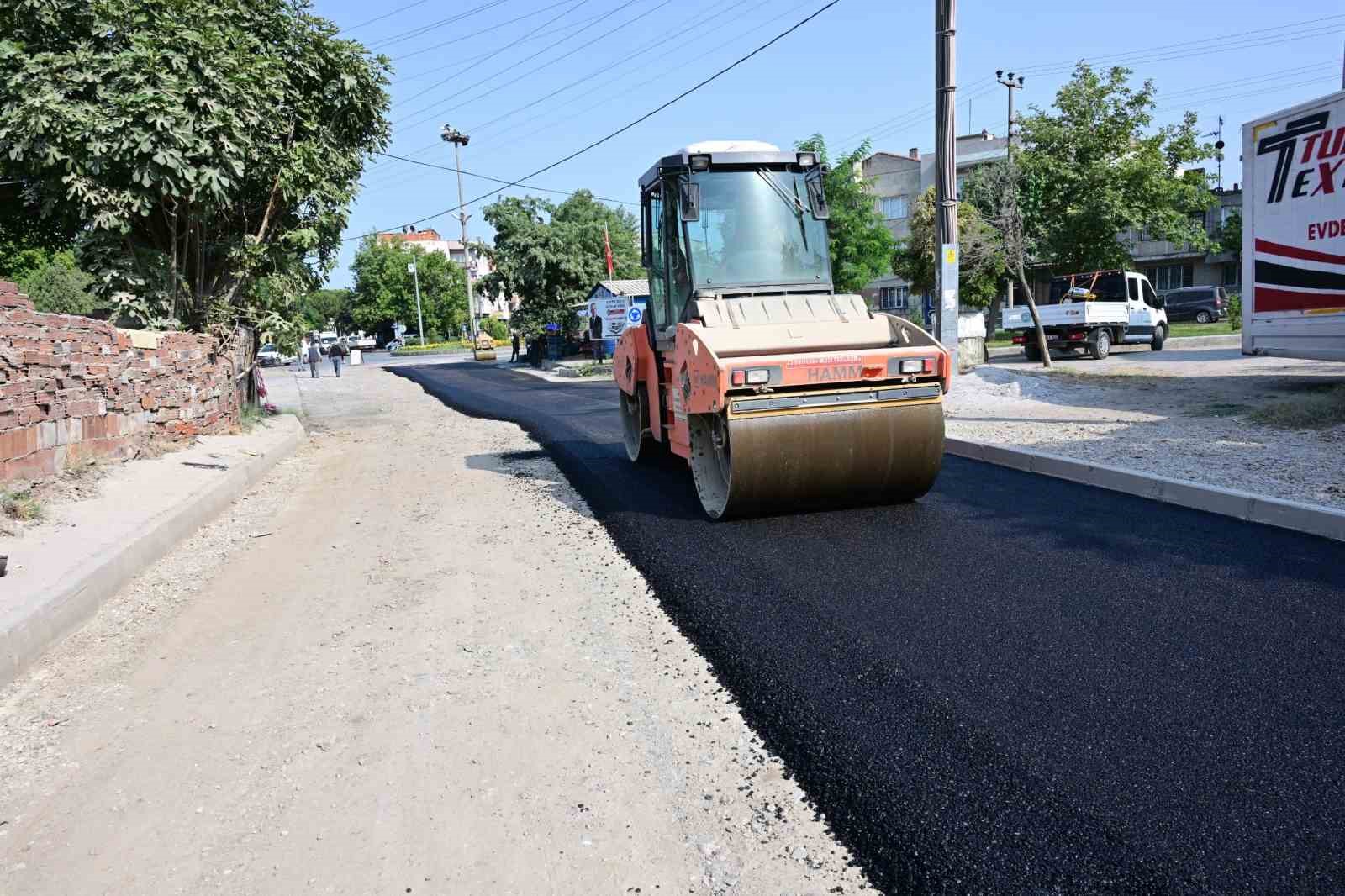 turgutlu-da-asfalt-seferberligi-suruyor