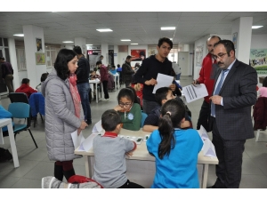 Öğrenciler, Ekranla Değil Akranla Buluşuyor