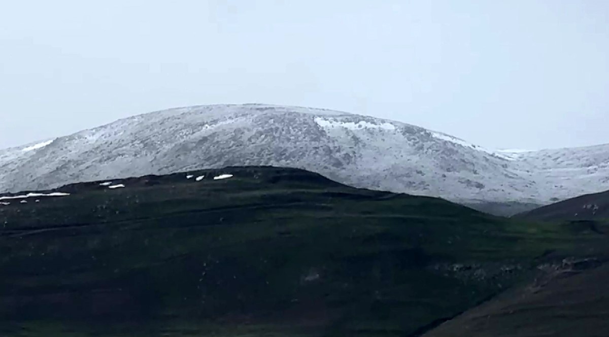 ardahan-da-dolu-yagisi-sonrasi-daglar-beyaza-burundu