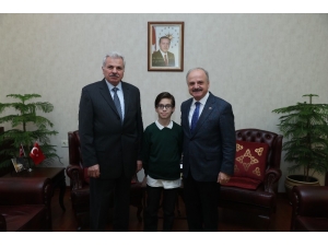 Türkiye 2’incisi Öğrenci Ödülünü Aldı