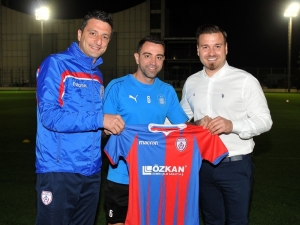 Altınordu’dan Xavi’ye Forma Hediyesi