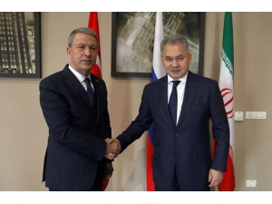 Bakan Akar, Rus Mevkidaşı İle Bir Araya Geldi