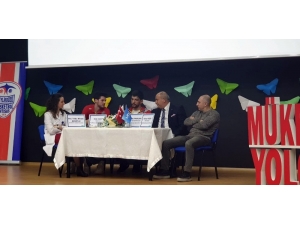 Çocuklar, Profesyonel Sporcu Ve Doktorla Buluştu