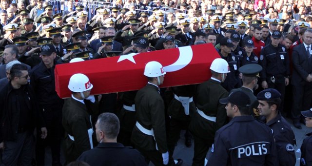 Şehit Nişanlısı, 'acı Ve Istırap Çekiyorum' Diye Açtığı Tazminat Davasını Kazandı