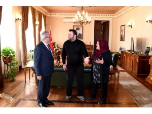 Valiye Yazdığı Mektup Hayatını Değiştirdi