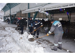 Başkan Bozkurt Kar Savurma Makinesi Başında