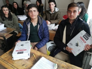 Özalp Kaymakamlığından Öğrencilere Kitap Desteği