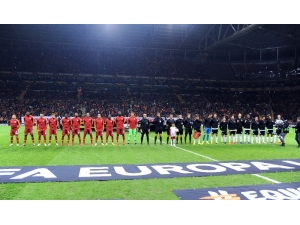 Uefa Avrupa Ligi: Galatasaray: 0 - Benfica: 0 (Maç Devam Ediyor)