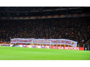 Galatasaray Taraftarından Anlamlı Pankartlar