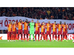 Emiliano Sala İçin Saygı Duruşu