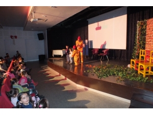 Malazgirt’te ’Diş Canavarı’ Oyunu Sahnelendi