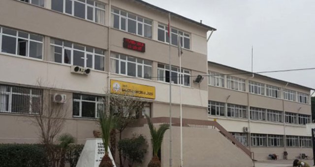 İzmir'de 3 Erkek Öğrenci, 14 Yaşında Kız Çocuğuna Cinsel Saldırıda Bulundu