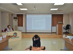 Siirt’te Sağlıkçılara ’İş Sağlığı Ve Güvenliği’ Eğitimi Verildi