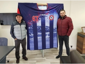 Zonguldaklı İş Adamından Dev Kömürspor Forması