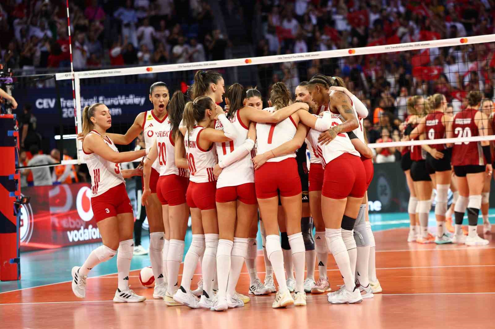 a-milli-kadin-voleybol-takimi-final-icin-sirbistan-karsisinda