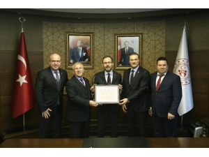 Bakan Kasapoğlu’na U12 İzmir Cup Daveti