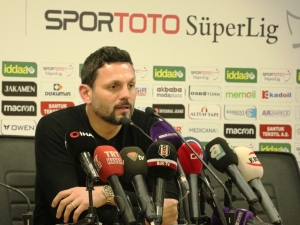 Erol Bulut: "Beşiktaş Gibi Bir Takıma Karşı 10 Kişi Kalınca İşler Biraz Zorlaşıyor”
