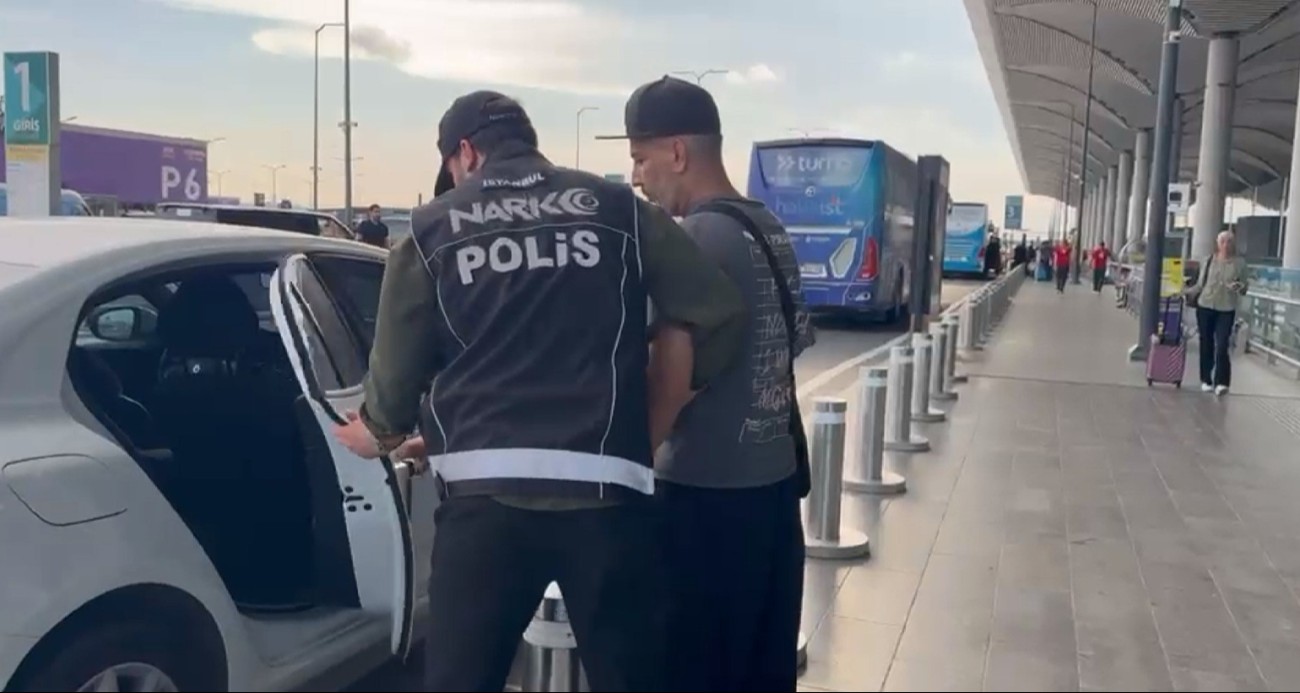 manifest-in-menajeri-tolga-akis-tutuklandi