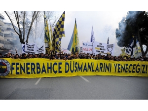 Fenerbahçeli Taraftarlar Tff’ye Tepki İçin Yürüdü