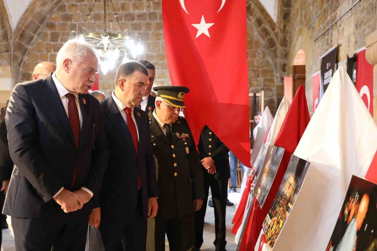 bayburt-ta-15-temmuz-konulu-fotograf-sergisi-acildi