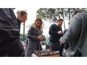 Başkan Adayı Yazıcı Eşiyle Birlikte Kermesi Ziyaret Etti