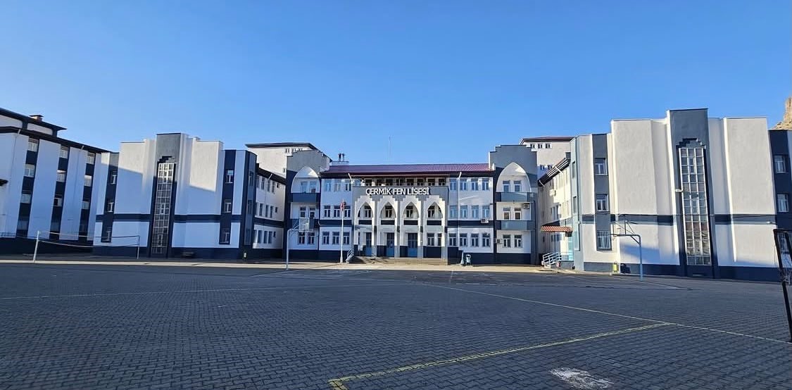 diyarbakir-da-11-ogrenci-zehirlenme-suphesiyle-hastaneye-kaldirildi