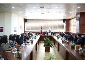 Rektör Karacoşkun Ardahan Üniversitesinde Değerlendirme Toplantısına Katıldı