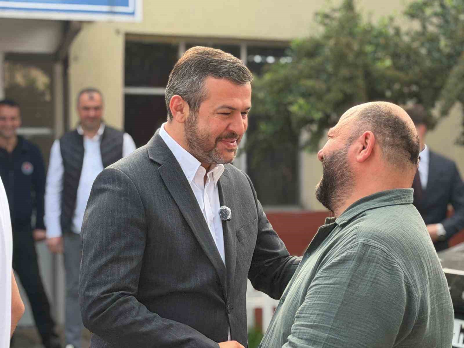 baskan-cetinkaya-belediye-personeliyle-bayramlasti