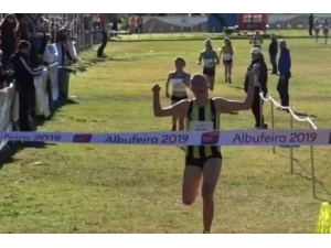 Tek Ayakkabıyla Altın Madalya Kazandı