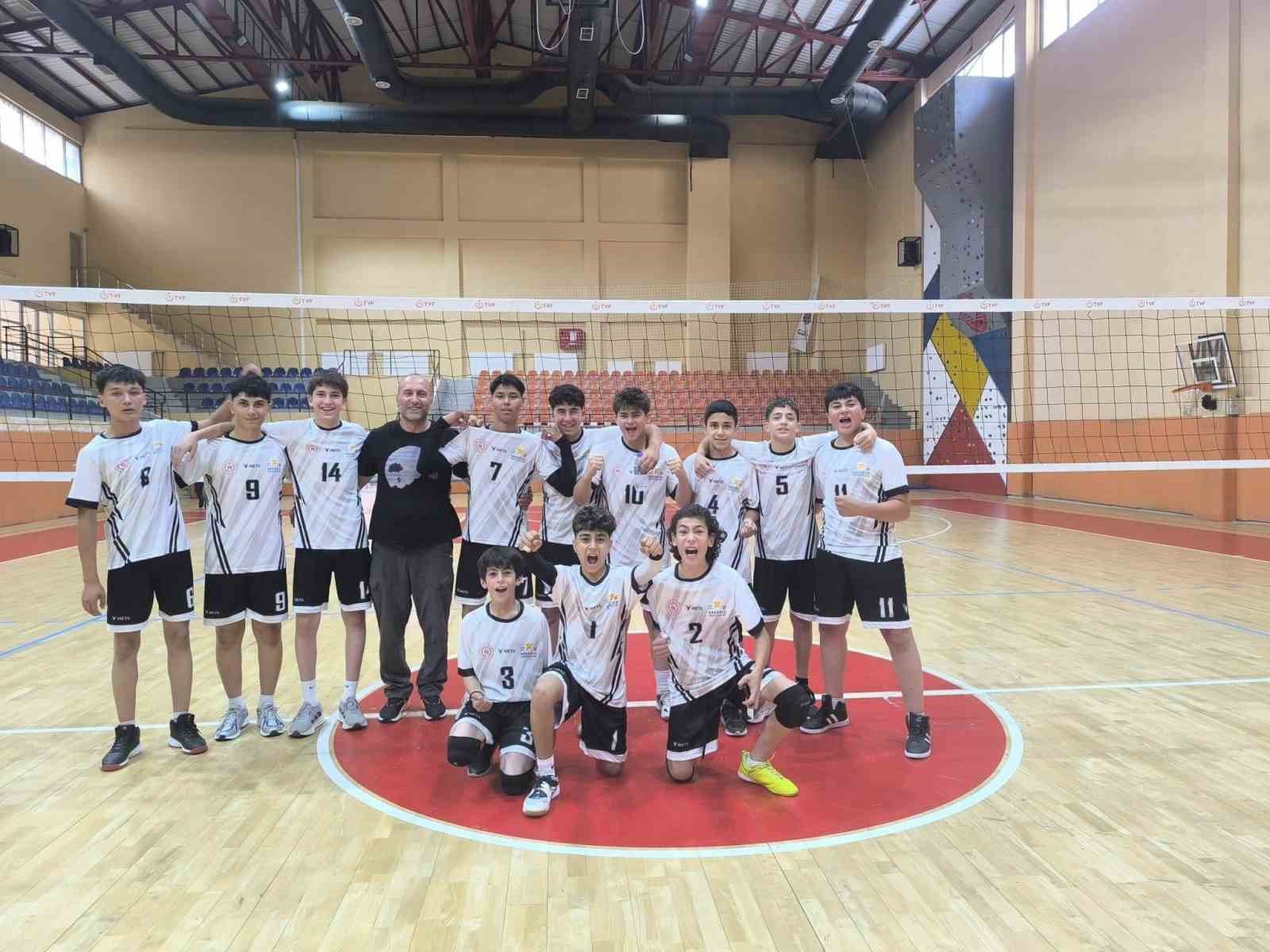 erzincan-analig-erkek-voleybol-takimi-yari-finale-yukseldi