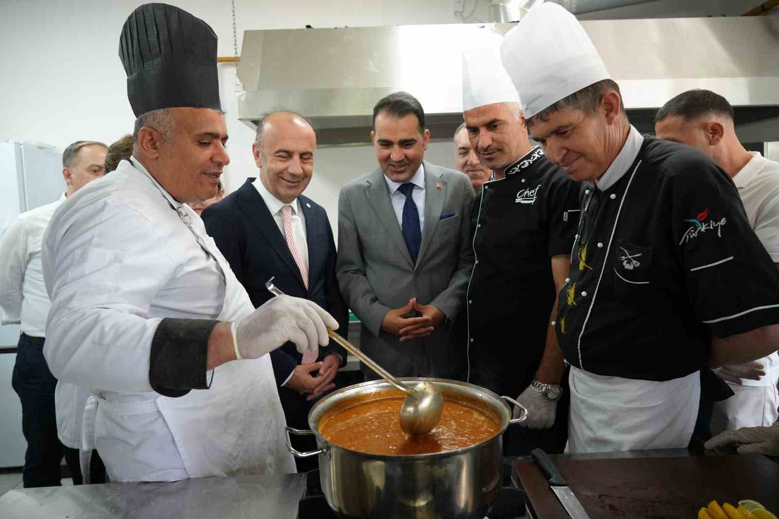 gap-bolge-kalkinma-idaresi-baskani-hasan-maral-adiyaman-universitesini-ziyaret-etti