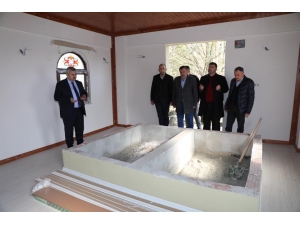 Körfez’de Türbelere Bakım Çalışmaları Sürüyor