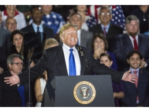 Trump: "Maduro Vatansever Değil, Küba’nın Kuklası"