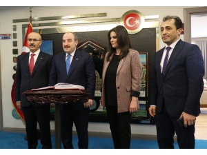 Bakan Varank Adana’da
