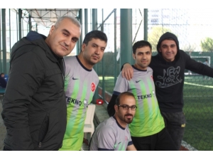 Geleneksel Aosb Futbol Turnuvası Sürüyor