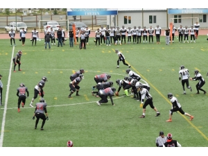 Panthers Zirvedeki Yerini Korudu