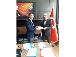 Ak Parti Adayların Listesini Seçim Kuruluna Teslim Etti