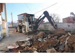 Pelitköy’de 62 Bin Metrekare Parke Döşendi