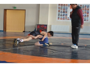 Şuhut’ta Güreş Turnuvası