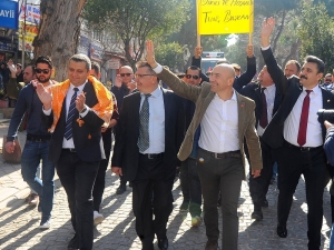 Tunç Soyer: “İzmir’de İşsiz Genç, Aşsız Ev Kalmayacak”