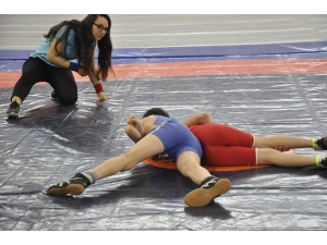 Yıldız Pehlivanlar Okullar Arası Müsabakalarda Mindere Çıktı