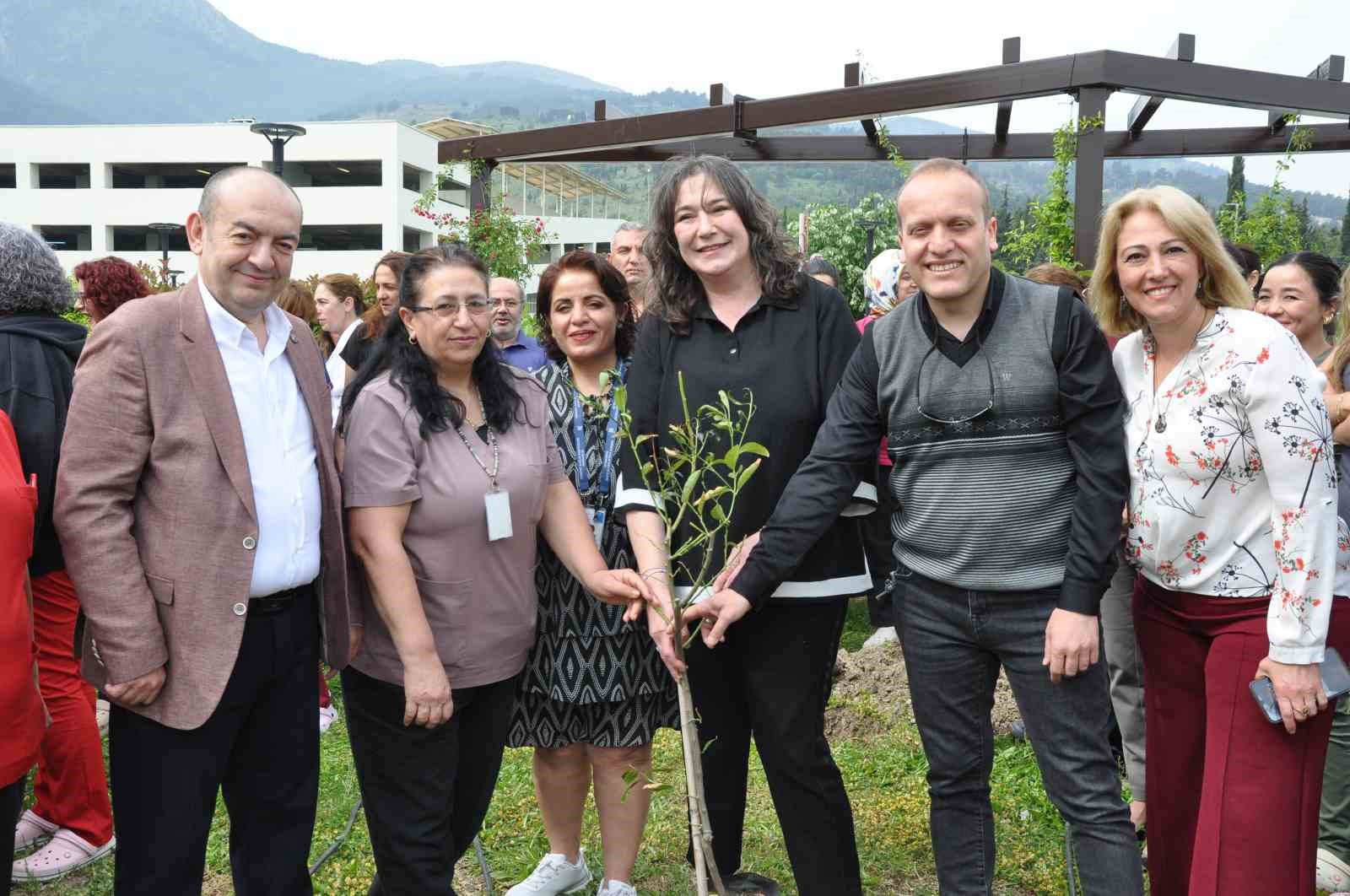 hemsireler-icin-umut-bahcesi-olusturuldu