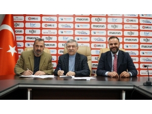 Samsunspor Geleceğin Yıldızlarına Sahip Çıkıyor