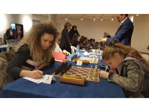 36 Kadın Sporcu "Şah-mat" Dediler