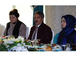 Rektör Bağlı Engelli Öğrencilerle Kahvaltıda Buluştu