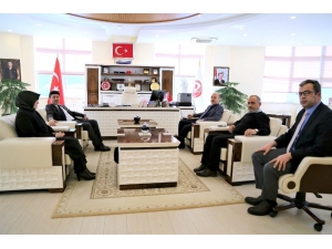 Rektör Karacoşkun Gümüşhane Üniversitesi Rektörü Zeybek’le Bir Araya Geldi