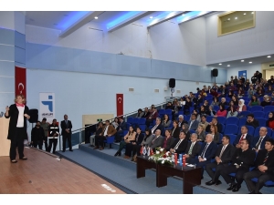 Hrü’de Kariyer Günü Etkinliği Yapıldı