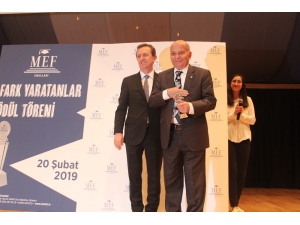 “Eğitimde Onur Ödülü” Fahamettin Akıngüç’ün Oldu