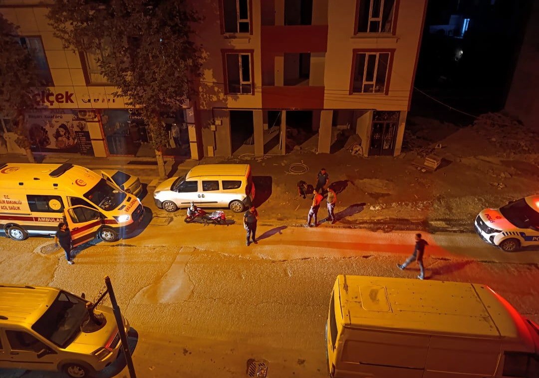 cadde-ortasinda-saldiriya-ugrayan-genc-yaralandi